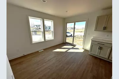 1069  Fairway Ct, Sheboygan Falls, WI 53085 - Photo 5