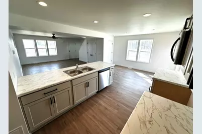 1069  Fairway Ct, Sheboygan Falls, WI 53085 - Photo 3