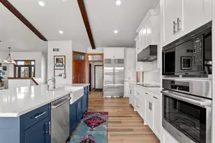 2345 Silveridge Dr, Manitowoc, WI 54220 - Photo 9