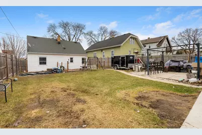 2331 S 61st St, West Allis, WI 53219 - Photo 23