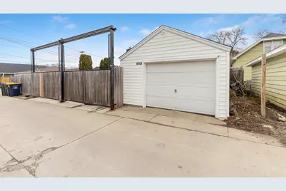 2331 S 61st St, West Allis, WI 53219 - Photo 25