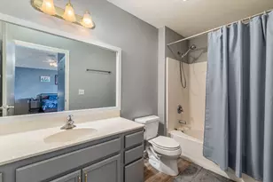 18645 Emerald Dr, Brookfield, WI 53045 - Photo 9