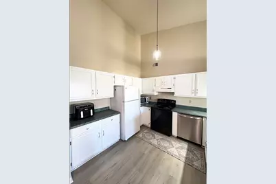 949  Quinlan Dr, Pewaukee, WI 53072 - Photo 3