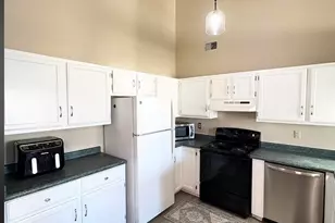 949 Quinlan Dr, Pewaukee, WI 53072 - Photo 3