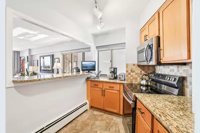 1919 N Summit Ave #1C, Milwaukee, WI 53202 - Photo 11