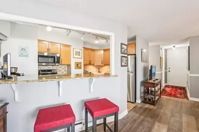 1919 N Summit Ave #1C, Milwaukee, WI 53202 - Photo 7