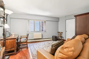 1919 N Summit Ave, Milwaukee, WI 53202 - Photo 15