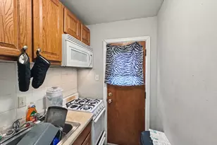 2276 N 94th St, Wauwatosa, WI 53226 - Photo 9