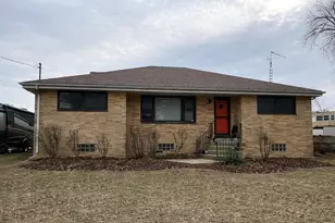 9851 Lakeshore Dr, Pleasant Prairie, WI 53158 - Photo 1