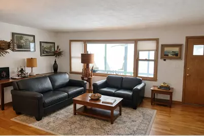 9851  Lakeshore Dr, Pleasant Prairie, WI 53158 - Photo 5