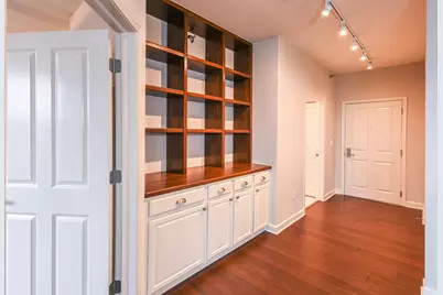 4120 S Lake Dr #450, Saint Francis, WI 53225 - Photo 7