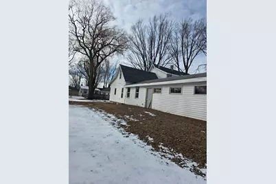 W7731  Railroad St, Shiocton, WI 54170 - Photo 3