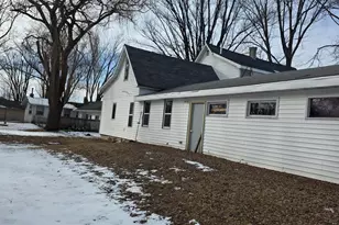 W7731 Railroad St, Shiocton, WI 54170 - Photo 3