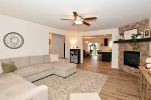 1870 Nottingham Dr, Racine, WI 53182 - Photo 3