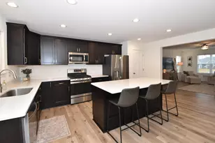 1870 Nottingham Dr, Racine, WI 53182 - Photo 9