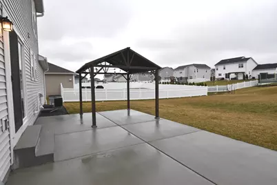 1870  Nottingham Dr, Racine, WI 53182 - Photo 35