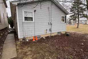 2048 N 35th St, Milwaukee, WI 53208 - Photo 15