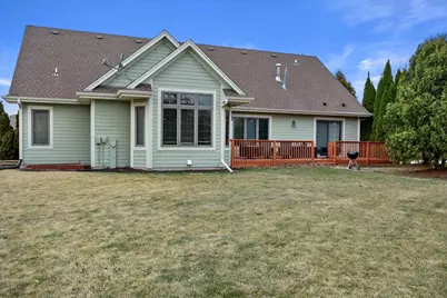 W177N5440  Legend Ct, Menomonee Falls, WI 53051 - Photo 7