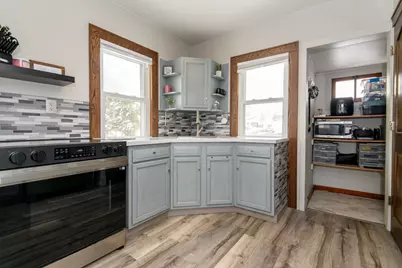 912  Blackstone Ave, Waukesha, WI 53186 - Photo 9