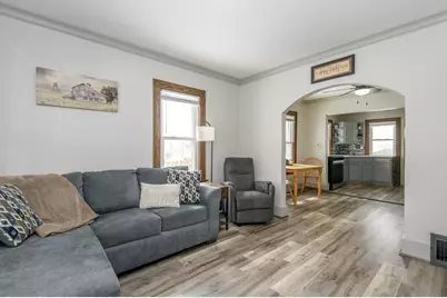 912  Blackstone Ave, Waukesha, WI 53186 - Photo 3