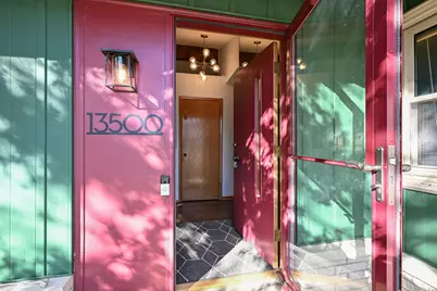 13500 W Old Oak Ln, New Berlin, WI 53151 - Photo 7