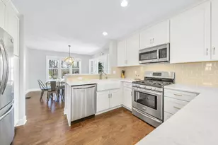 812 Van Slyke Dr, Fontana, WI 53125 - Photo 19