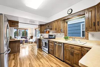 2471 N 80th St, Wauwatosa, WI 53213 - Photo 9