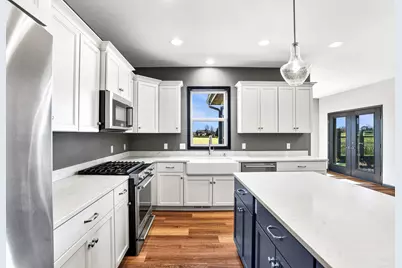 W77N400  Prairie View Rd, Cedarburg, WI 53012 - Photo 5