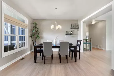 560 N Boulder Ridge Dr, Lake Geneva, WI 53147 - Photo 3