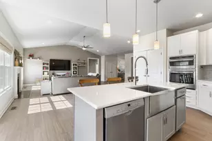 560 N Boulder Ridge Dr, Lake Geneva, WI 53147 - Photo 13