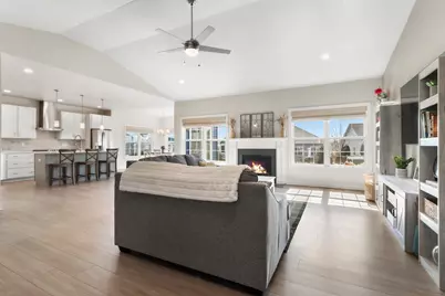 560 N Boulder Ridge Dr, Lake Geneva, WI 53147 - Photo 7