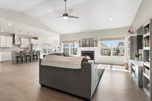 560 N Boulder Ridge Dr, Lake Geneva, WI 53147 - Photo 7