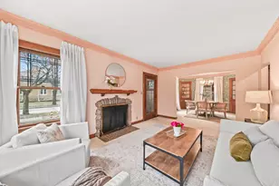 8027 W Woodland Ave, Wauwatosa, WI 53213 - Photo 5