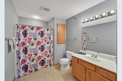 12248 W Virginia Cir #7, Franklin, WI 53132 - Photo 15