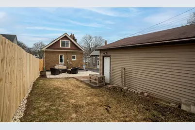 607 S Oak Park Ct, Milwaukee, WI 53214 - Photo 31