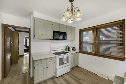 865 S 75th St, West Allis, WI 53214 - Photo 11