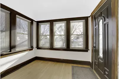 865 S 75th St, West Allis, WI 53214 - Photo 5