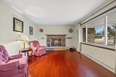 4630  Oakdale Dr, Racine, WI 53405 - Photo 5