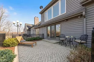 2618 W Lake Park Ct, Mequon, WI 53092 - Photo 3