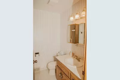 4200 S McCarty Ave, Saint Francis, WI 53235 - Photo 21