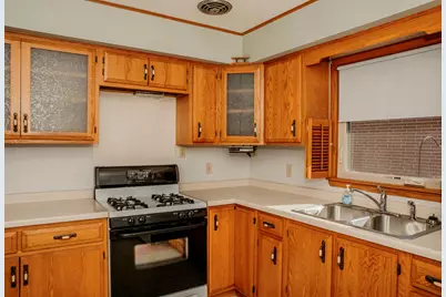 4200 S McCarty Ave, Saint Francis, WI 53235 - Photo 19