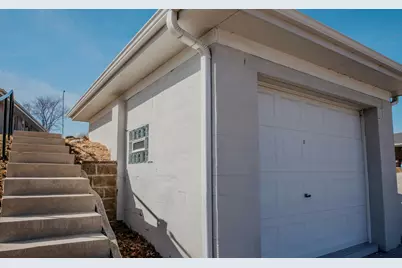 4200 S McCarty Ave, Saint Francis, WI 53235 - Photo 7