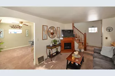 2324  Gilson St, Racine, WI 53403 - Photo 5