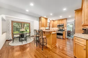 N108W16351 Scarlet Dr, Germantown, WI 53022 - Photo 9