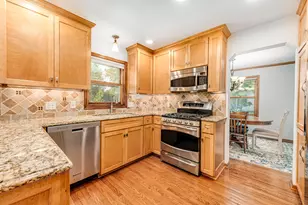 N108W16351 Scarlet Dr, Germantown, WI 53022 - Photo 11