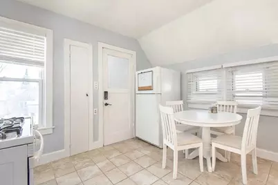 2615 N Wauwatosa Ave, Wauwatosa, WI 53213 - Photo 9