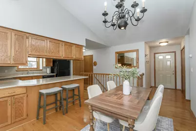 N114W15890  Hilbert Ln #W-8, Germantown, WI 53022 - Photo 5