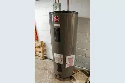 1205 S 74th St #1207, West Allis, WI 53214 - Photo 19