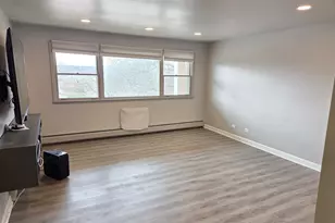 225 Country Club Dr, Lake Geneva, WI 53147 - Photo 9