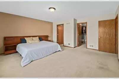 2512  Rebecca Dr, Racine, WI 53402 - Photo 17